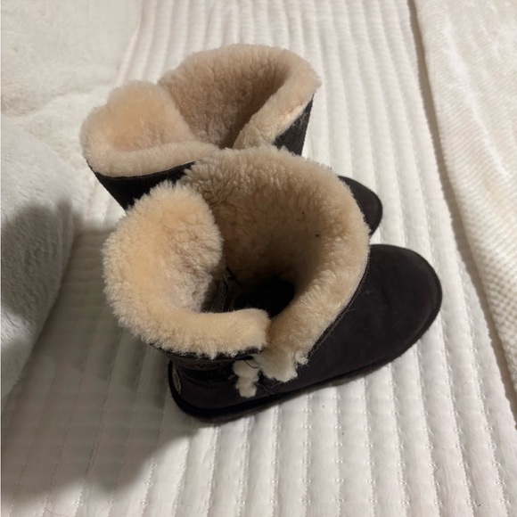 women’s size 7 bearpaw - Picture 3 of 8